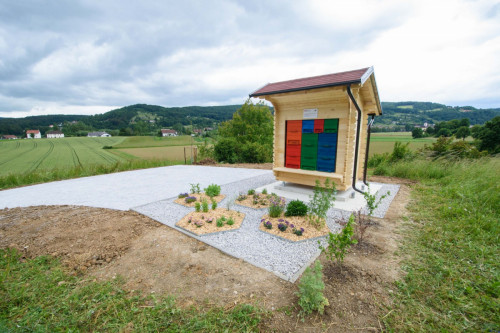 Postavitev ucnega cebelnjaka 4.6.2020 foto Gasper Stopar (9)